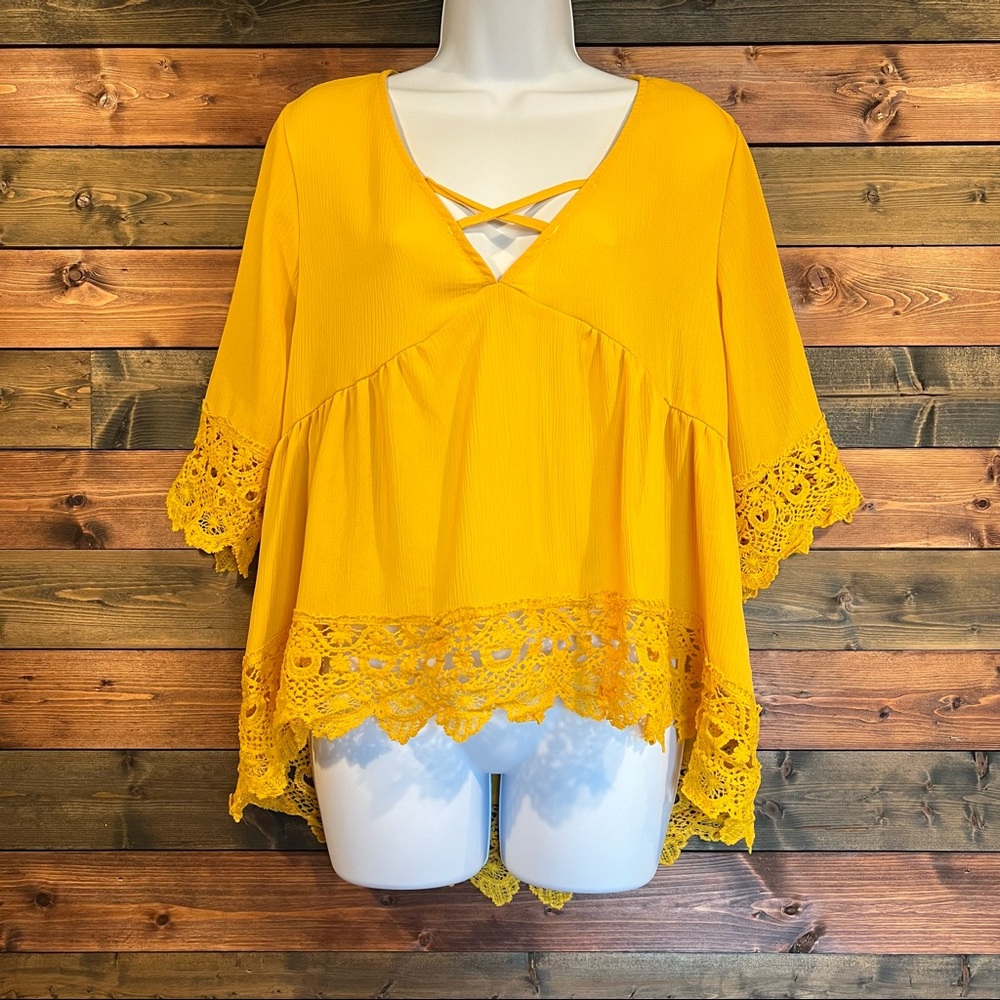 Yellow Lace Pattern Blouse | Suvimuga